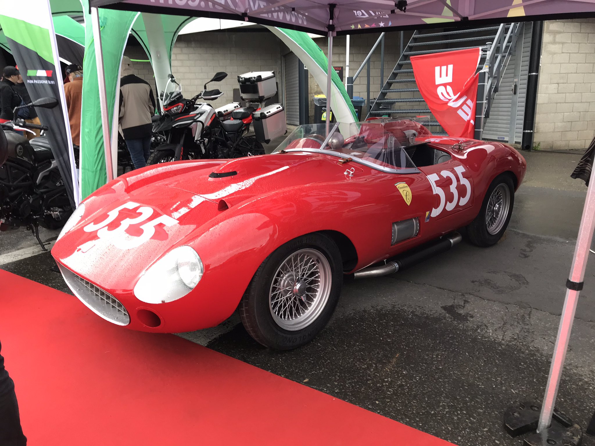 GQQoMZxW4AAuKmq?format=jpg&name=large