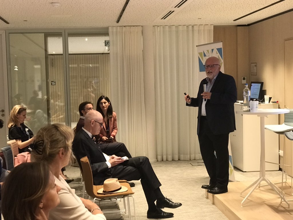lllplatform's tweet photo. 🗣️Time for the first keynote by Dr. @VanDammeEDU, Former OECD expert and Belgium expert in education and training on the topic "#Education profession in #LifelongLearning"
#LLLPDays #LLLAB 🧪 https://t.co/moIOOPdVri