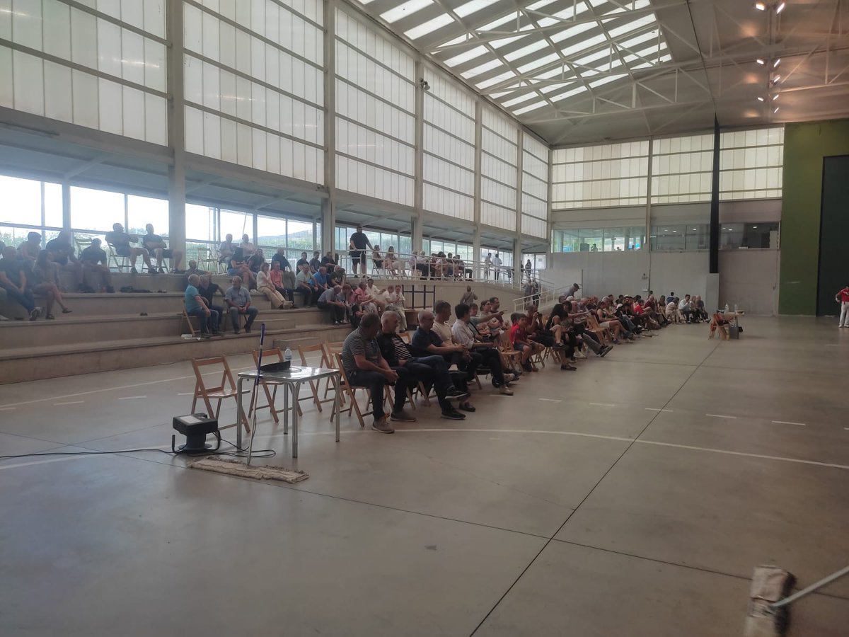 🏆 Adjuntamos los resultados del emocionante partido de pelota a mano que se celebró ayer por la tarde en el frontón de Astráin. ¡Gracias a todos por venir y disfrutar del deporte con nosotros!

#PelotaMano #Astrain #Deporte #CizurMenor #Resultados #Afición