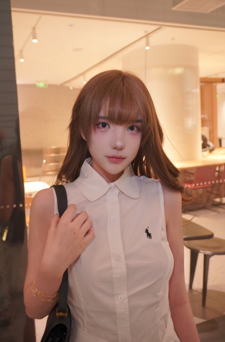 什么打扮都是一股死宅味…