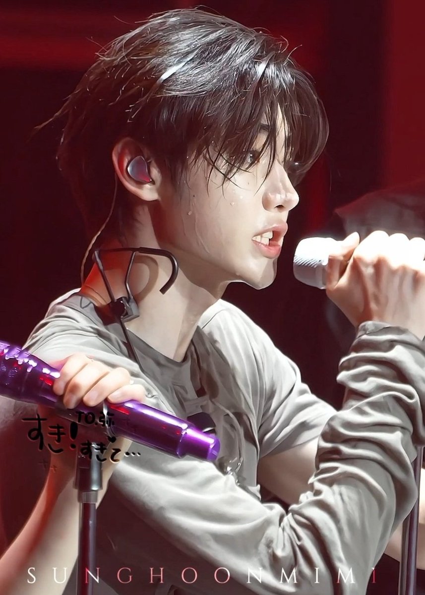 Crying y'all look at this cutie