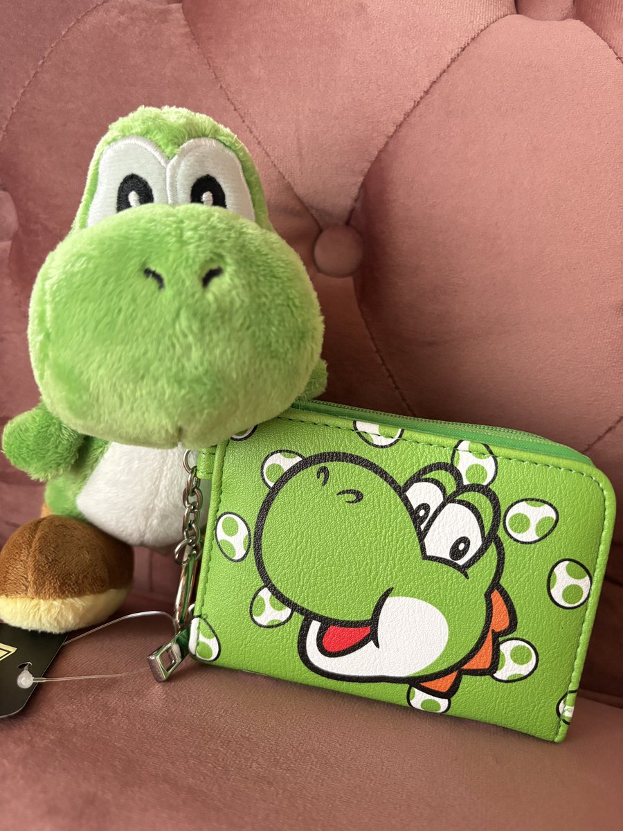 poochy_yoshi_k's tweet image. 機嫌がいいので、よちおのお財布おろした🦖💚
このご時世、お財布の出番あまりないけど😂
#ヨッシー
#bioworld