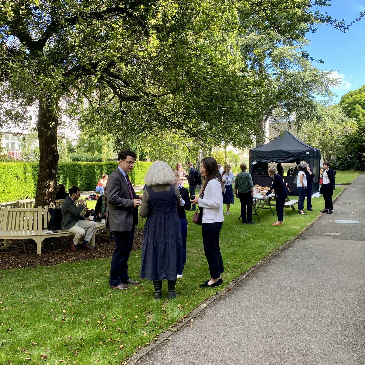 CTLOxford's tweet photo. Enjoying the sunshine before our first symposium session begins 🌞🌞🌞#CTLSymposium24 https://t.co/cjaN1HGRfS