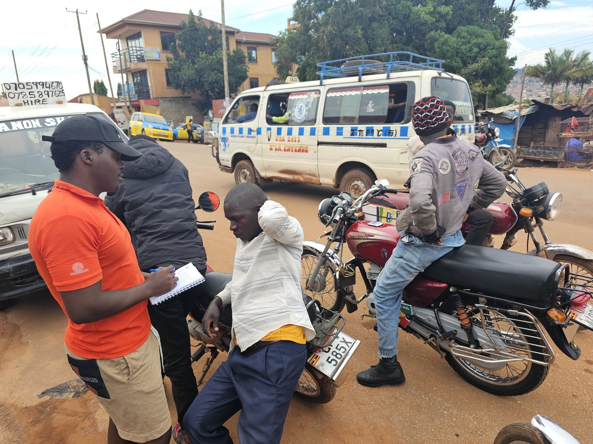 DROSEFRANKLYN's tweet photo. Bodaboda (motorcycle taxis) business in Kampala is usually made of young men (15-35 years). This demographic is significant because bodabodas are the 2nd largest employer after agriculture in 🇺🇬 Uganda. These young men are usually school dropouts. #PHEDLeader #BUILDProject https://t.co/EwBxCHYtps