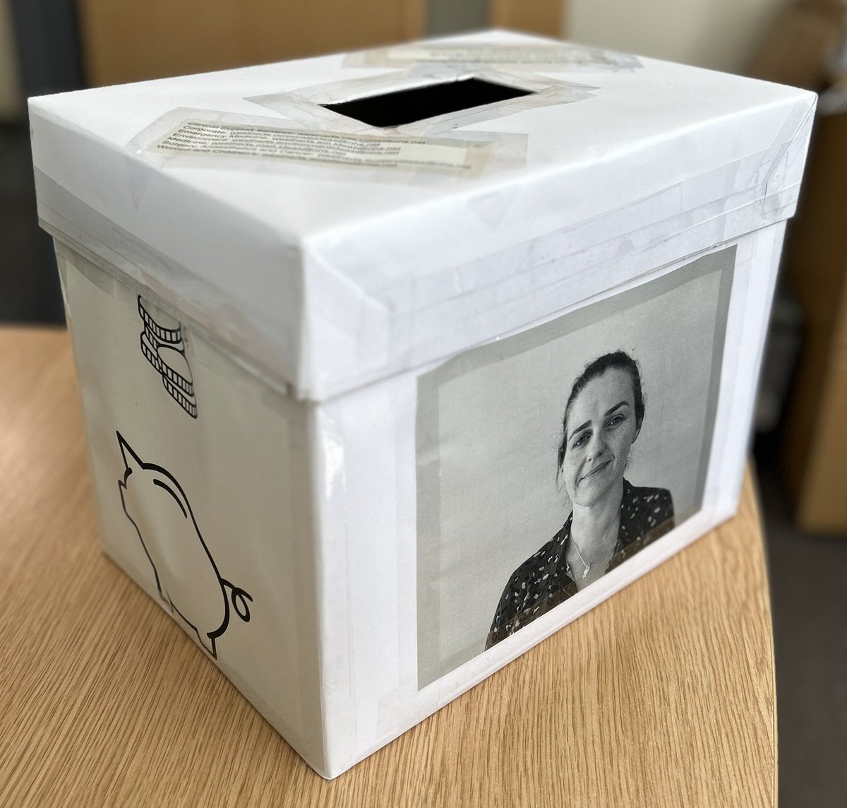Your Chief Nurse wants your ideas!

Look out for the ‘Ways to a Save’ suggestion box over the next couple of weeks. 

Thank you to Kelly for allowing her photo to be used as decoration for the recycled, cost saving suggestion box! 😊