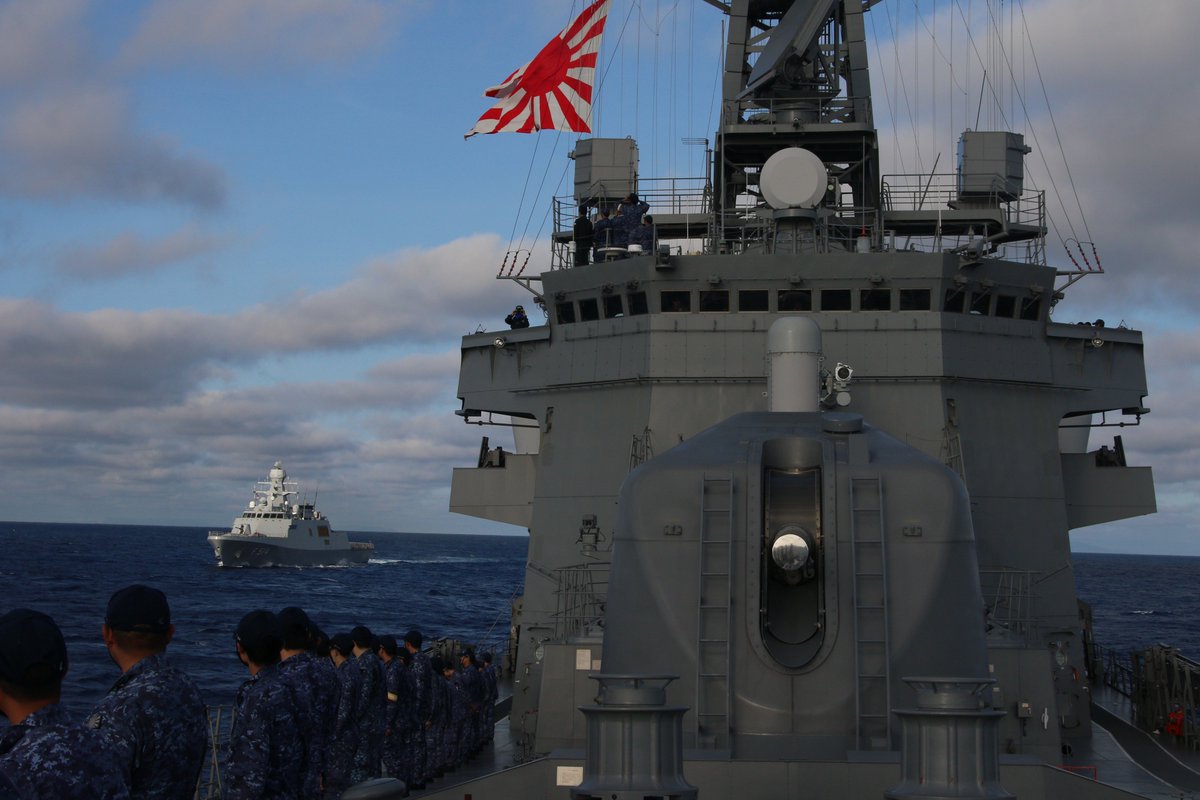 TMTsavunma's tweet image. Japon denizciler TCG Kınalıada&apos;yı selamlarken.
⚓️ Kushimoto / Japonya açıklarında 16 Eylül 1890 tarihinde batan  Ertuğrul fırkateynimizde şehit olan Bahriyelilerimizi anmak için
 Deniz Kuvvetleri komutanlığımız yıllardır periyodik olarak bir gemimizi Ertuğrul fırkateynini anmak…