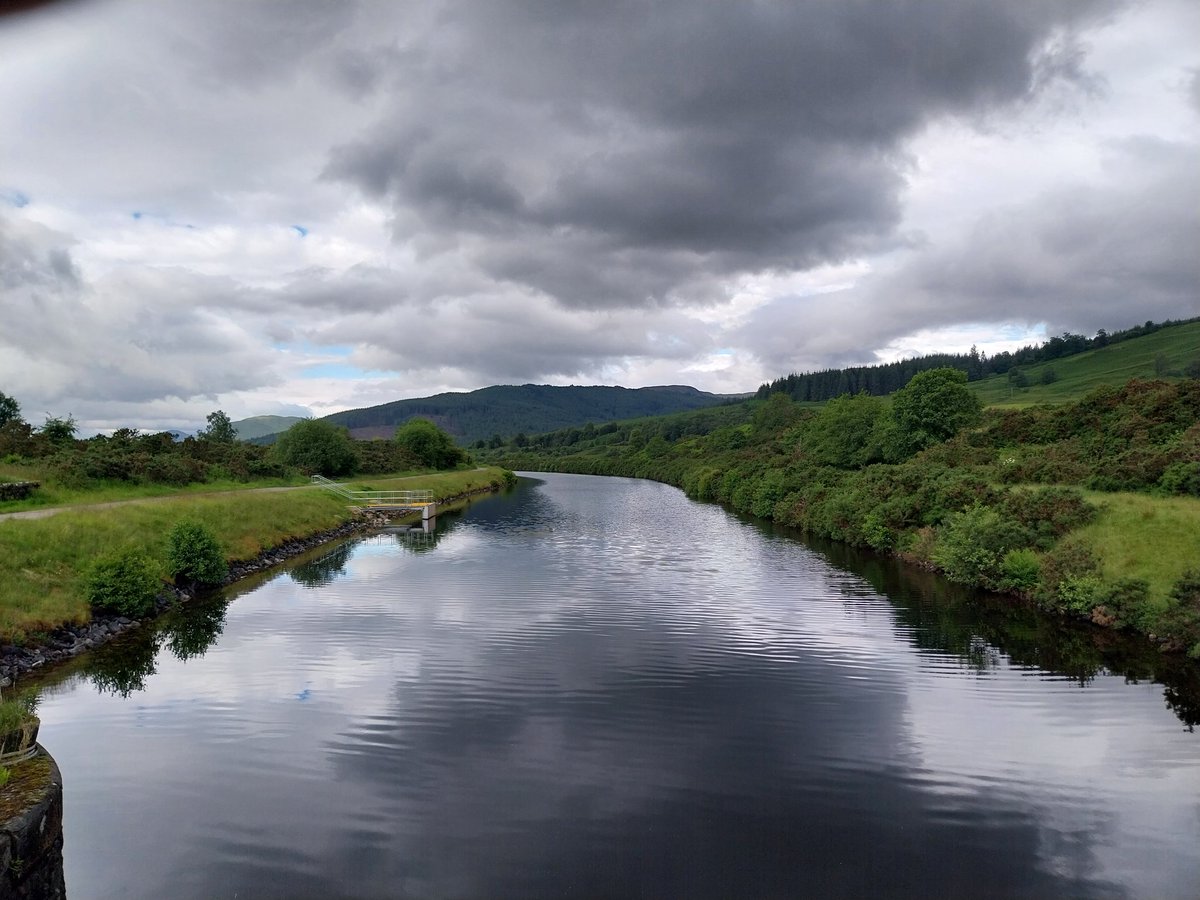 #Caledoniancanal Another day in the Highlands.  Moy East jetty and Moy bridge. Not liking the look of the sky in the east and heading that way to #fortaugustus <a href="/scottishcanals/">Scottish Canals</a>