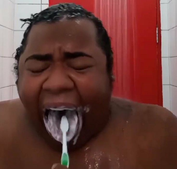 Escovar a língua:🤮🤢🤢🤮
Fazer um boquetao:😍😍😍😍