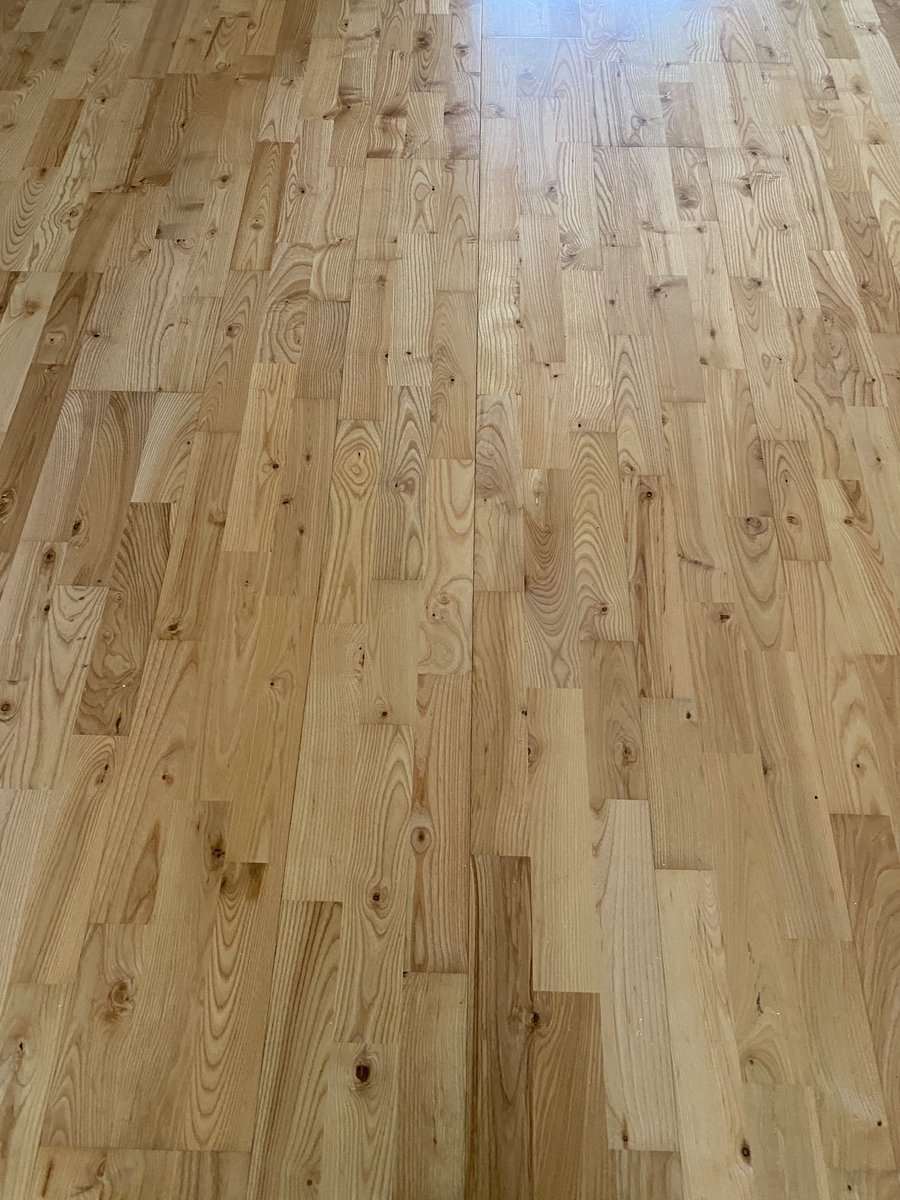 CarpetsInfo's tweet photo. Karndean flooring, straight install, 45 angle or herringbone, what’s your preference. https://t.co/6SWQMrAIEB