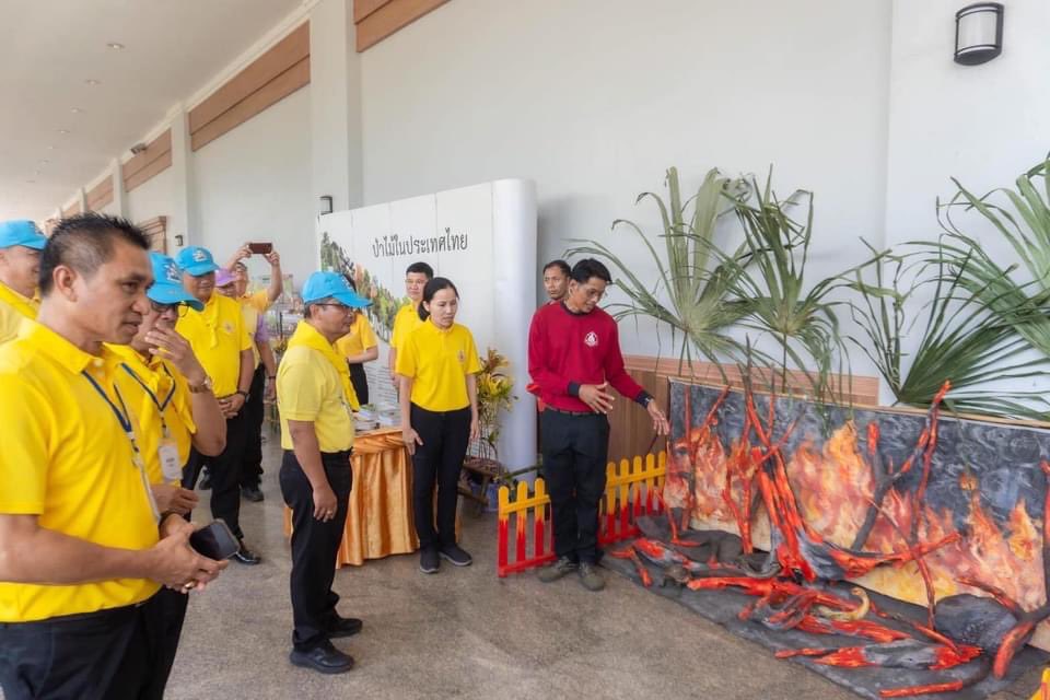 TPAskqSovFy7Jln's tweet image. มทบ.27 ร่วมพิธีเปิดการอบรม โครงการฝึกอบรมหลักสูตร "จิตอาสา" ตามโครงการปลูกป่าเพื่ออนุรักษ์ พื้นฟู ป่าต้นน้ำ ป่าชายเลน และป้องกันไฟป่า รุ่นที่ 3

#จิตอาสา #กองทัพภาคที่2 #กองทัพบก