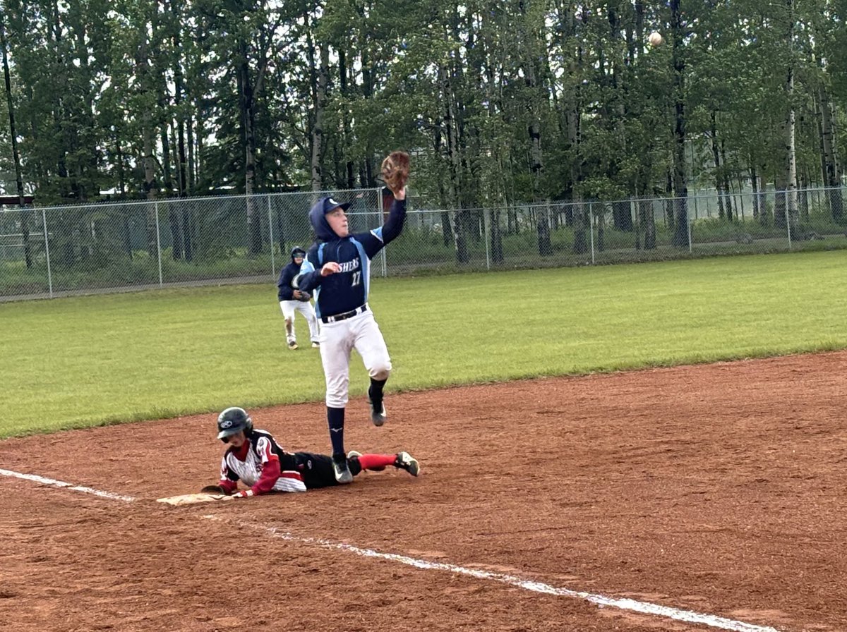 CrushersBB's tweet photo. 13U CRUSHED it in Rocky Mountain House this weekend - two wins, one rain out AND an out of the park home run from Brody Black! @BaseballAlberta https://t.co/ltl1BoUjiX