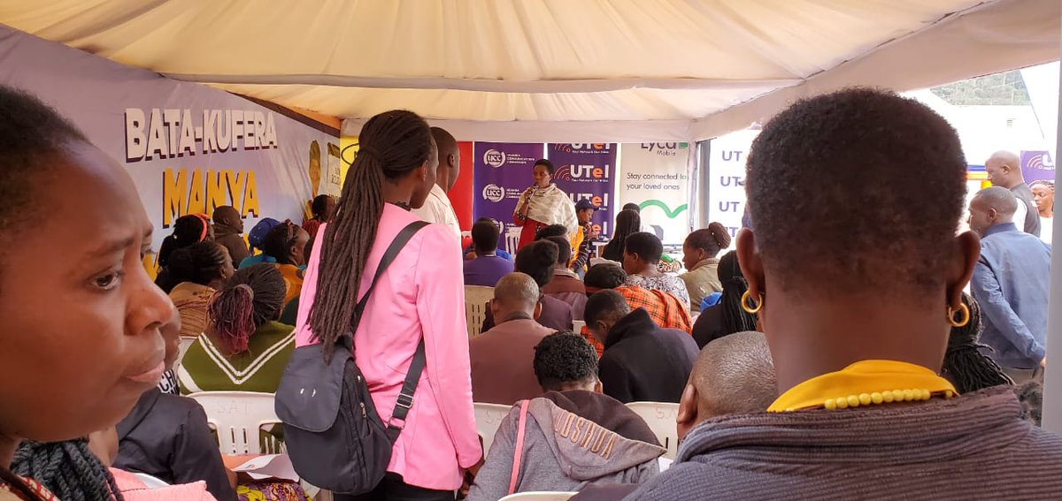 fsme_uganda's tweet image. The Kabale district commercial officer, Judith Assimwe encouraged participants to be vigilant when using digital devices and report all suspensions of fraudulent activities to relevant authorities.

Theme: Promoting Impactful ICTS.

 #MobileMoneyFraud #Fraud #Illegitimatedevices