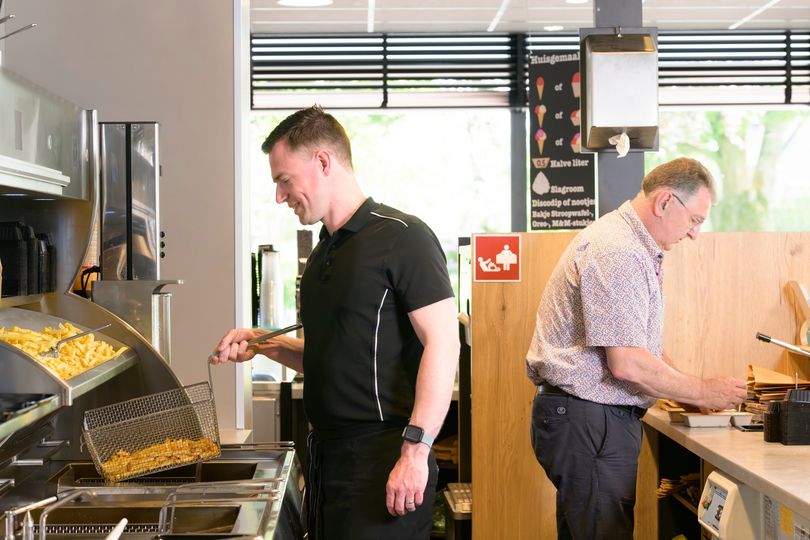 We krijgen soms de vraag waarom we in 2004 zijn begonnen met de campagne. Belangrijkste reden was de maatschappelijke verantwoordelijkheid om consumenten een gezondere keuze te bieden. Het advies van de Gezondheidsraad is om harde vetten te vervangen door vloeibare vetten.