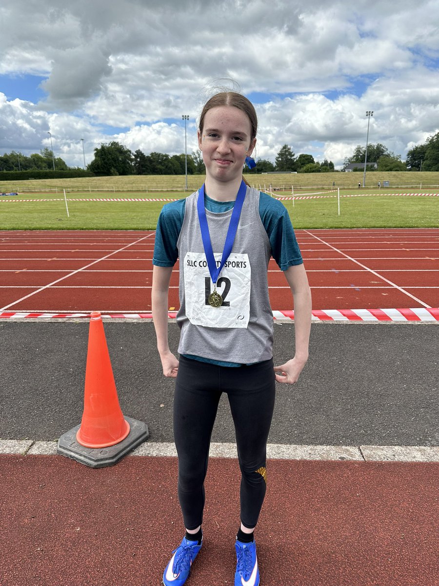 Massive congratulations to Emily Thomas absolutely smashing the S2 girls 100m sprint, winning gold 🥇💛🏆👏🏼