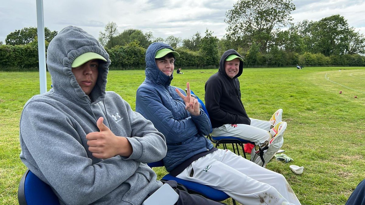 On Saturday the rain cleared for our visit to <a href="/oxcricketclub/">Oxford Cricket Club</a> 4th XI in Div 7B.
The home team battled to 161 all out in the 46th over. After tea, we seemed to be cruising at 115/2 but crumbled to 130/9.  Then our final wicket partnership batted out the final 7 overs for a draw. 🏏