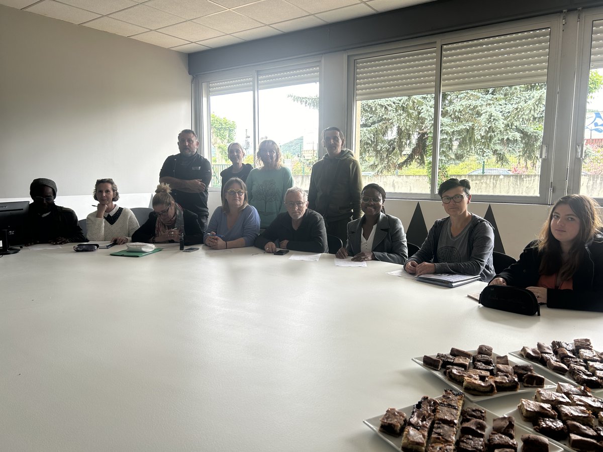 🏅 Bilan #JobChef à #SaintGaudens 
1⃣2⃣ candidat.e.s formé.e.s 💯 de réussite👍:
2⃣poursuivent sur un CAP cuisine
1⃣crée son entreprise
9⃣ en emploi pour la saison
👏pour ce résultat !
<a href="/GreneuxValerie/">Valérie Greneux</a>
<a href="/senat_annick/">annick sénat</a> 
<a href="/muriellehenry1/">Murielle HENRY</a> 
<a href="/Occitanie/">Région Occitanie</a> 
<a href="/UMIH_France/">UMIH</a>
<a href="/FTravail_OCC/">France Travail Occitanie</a>