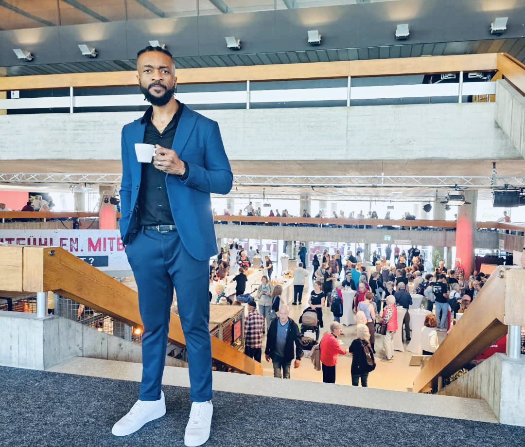 iamjoelegacy's tweet image. For corporate events we look corporate and drink coffee ☕️
Thank you @avcschweiz for reaching out ❤️🙏🏽🙌🏽🎤🎵

#event #joelegacy #music #corporate