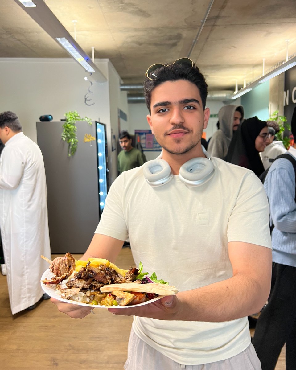 Eid Mubarak to everyone celebrating 🌙✨

We are wishing all our staff and students a blessed and joyful Eid al-Adha! 

Our students had a great time celebrating this event with Food, Music, Kahoot Quiz 💖

#EidAlAdha #EidMubarak #Kaplanlife #YourPathYourWay