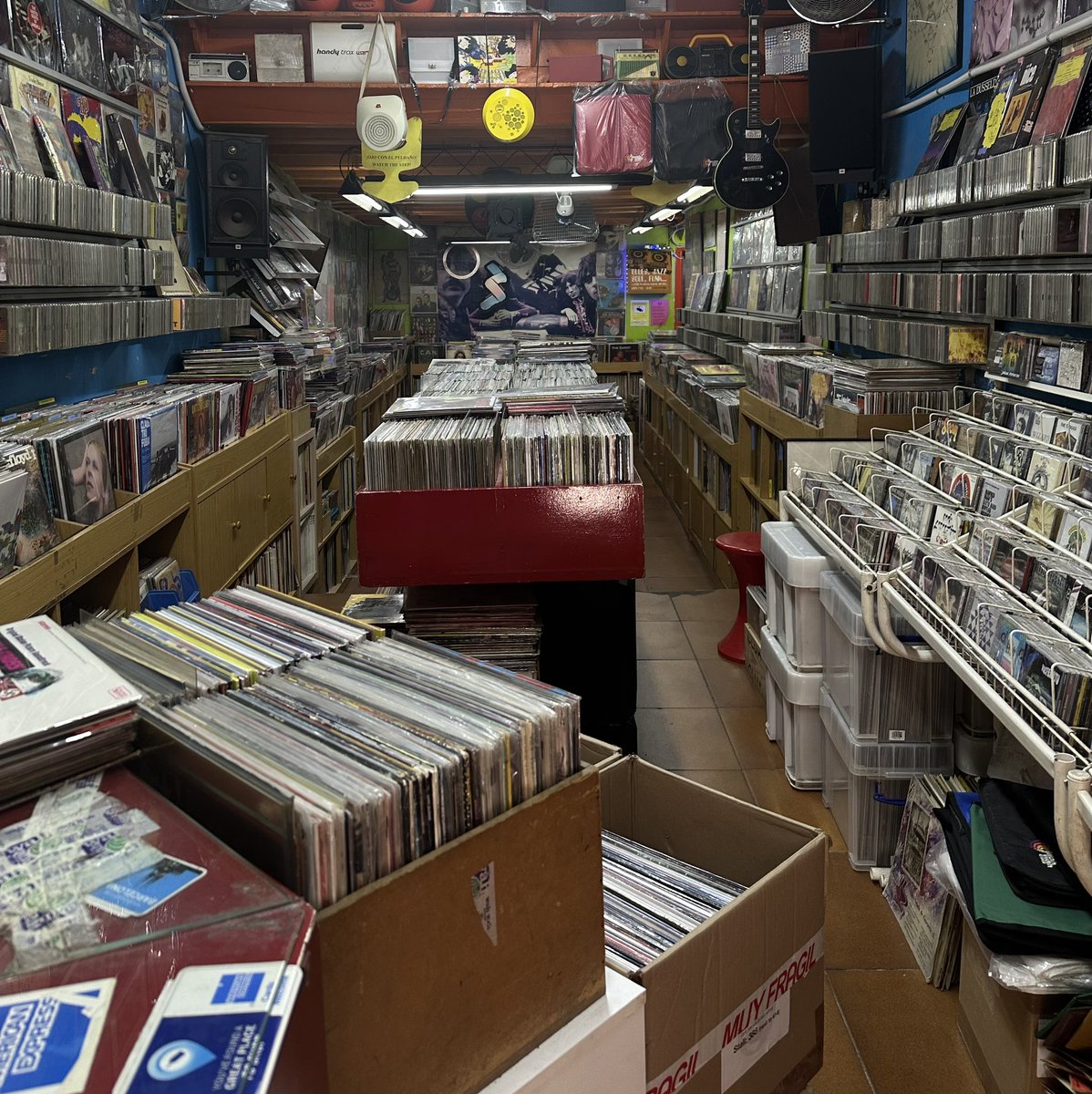 Pospo's tweet image. Diggin’ Barcelona…again pt.2
#wahwahrecords #diggin #vinyl
#records #barcelona