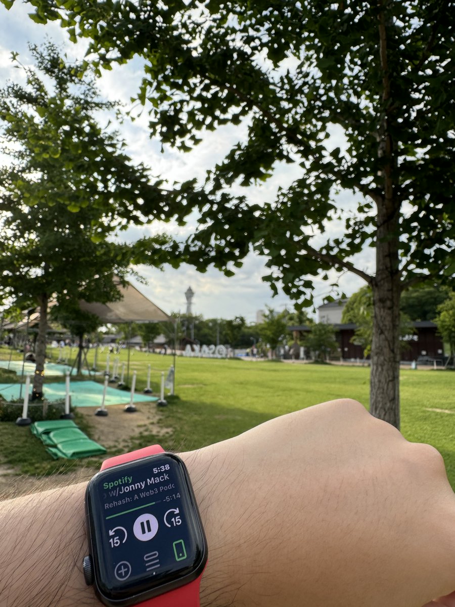 ernestkou's tweet photo. late #RehashRunClub update but listened to @_nonlinear  outside of manysuchcases

also, big @hypersubxyz fan (my wallet doesn't agree) https://t.co/cHWzDISjLI
