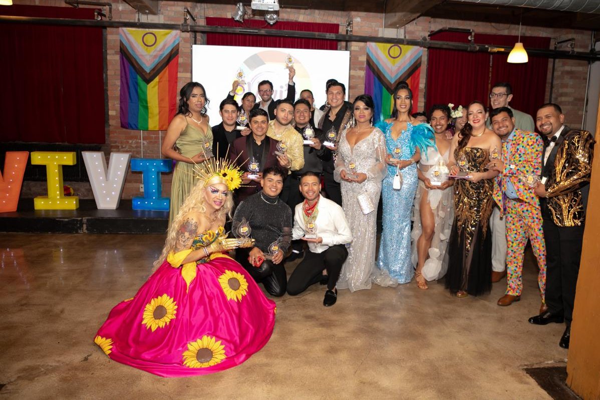 Celebrando la diversidad, valentía y resiliencia de la comunidad #LGBTQI+🇲🇽 en Toronto en el quinto aniversario de la organización #Vivir que, bajo el liderazgo de su fundadora Viviana Santibañez, ofrece un espacio seguro de apoyo, defensa y solidaridad a nuestros connacionales🏳️‍🌈