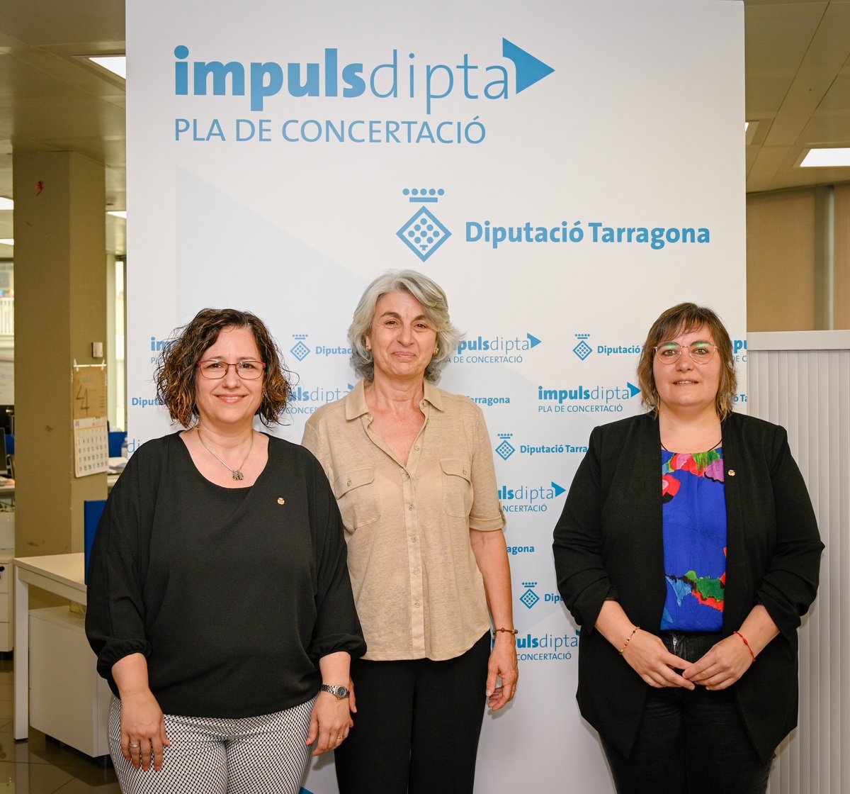 Dipta_cat's tweet photo. ➡️La Diputació es reuneix avui amb els representants dels equips de govern dels ajuntaments del #Tarragonès per començar a concretar les actuacions que inclourà el Pla #ImpulsDipta en cada municipi. Aquest és el pas previ a la signatura dels convenis

ℹhttps://t.co/j7VxKDyRG8 https://t.co/0prOqH3gmW