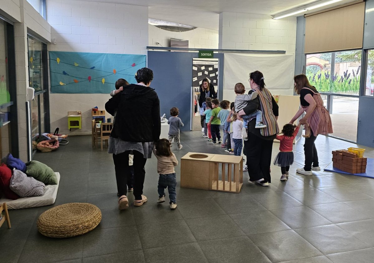 AjCastelltersol's tweet image. 🔥Aquesta setmana a l&apos;Espurna hem fet el simulacre d&apos;incendi anual🧯

👏Ha estat un èxit!

#Espurna #escolabressol #Castellterçol