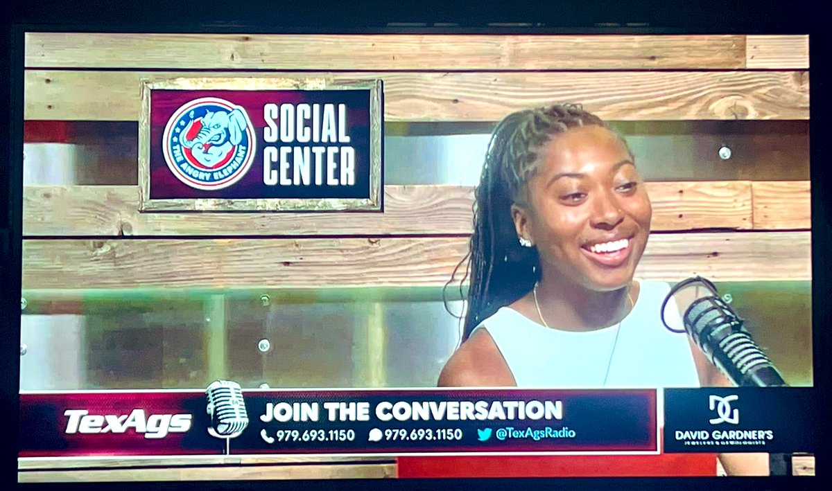 ♥️ turning on TV 👀 <a href="/makhiyamc/">MaKhiya</a> working her summer gig with <a href="/TexAgsRadio/">AH</a> <a href="/TexAgs/">TexAgs</a> 👍🎙️⚽️