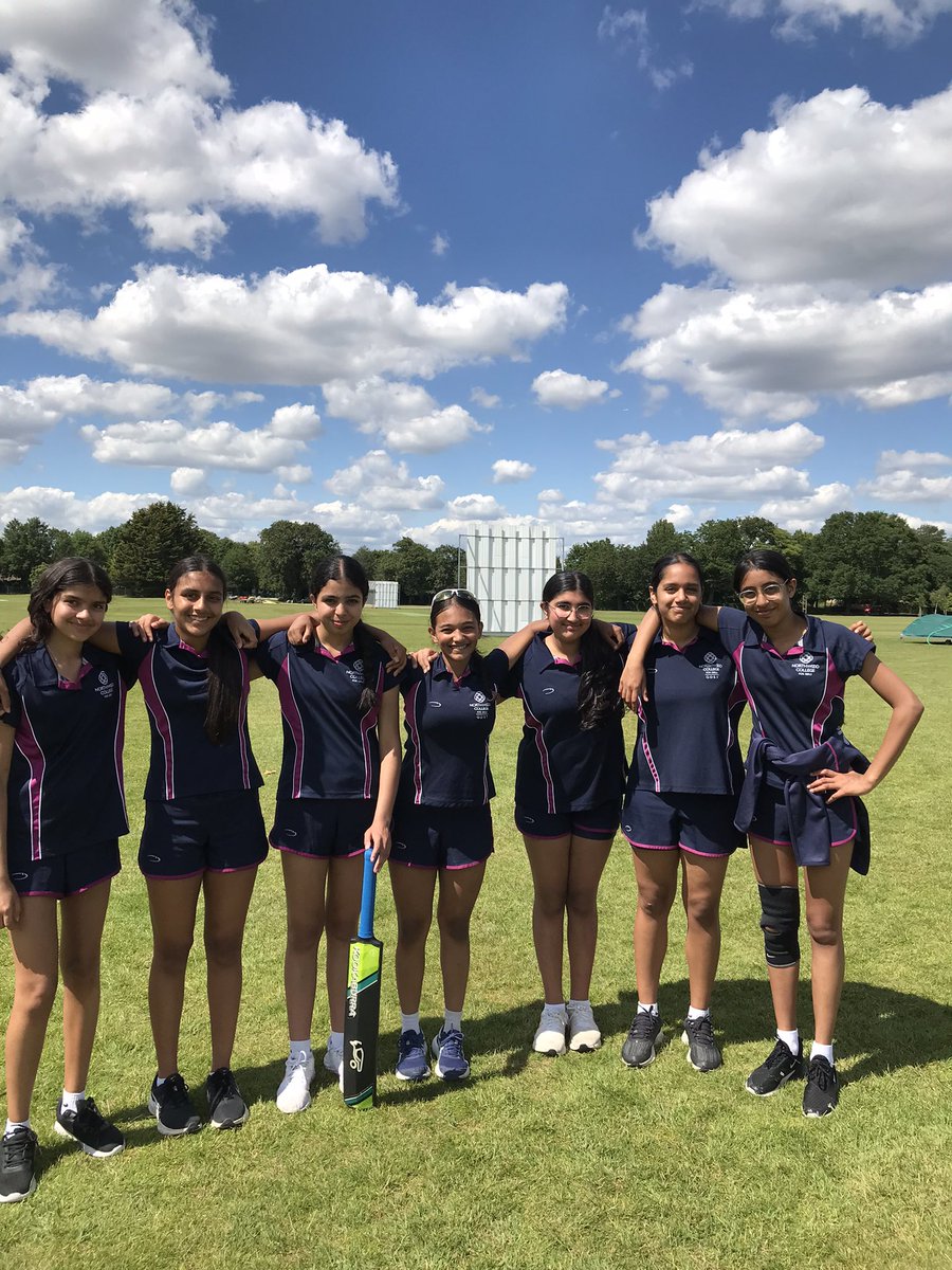 Well done to our U14’s for an amazing day of cricket. Just missed out on winning the county title. Thanks @MiddlesexCB for hosting a great day! Special mentions to Anvi for her 8 wickets and Rania our big hitter 🏏👏🏽