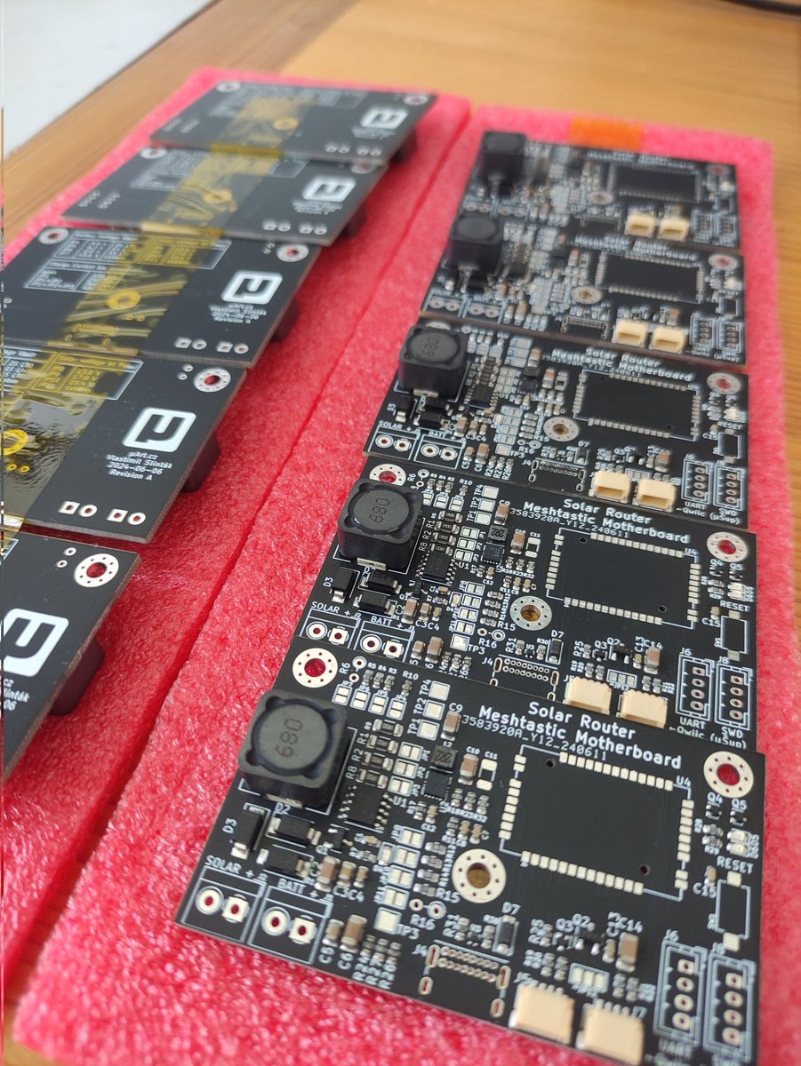vascocz's tweet image. Dnes dorazily Meshtastic PCB, které jsem objednával 10.6. Neskutečná rychlost od @JLCPCB.
Ještě čekám na solární panely, RAK moduly a konektory. Předběžný test ale zatím neodhalil žádné problémy. 🤞 #DnesBastlim #DnesniPosta