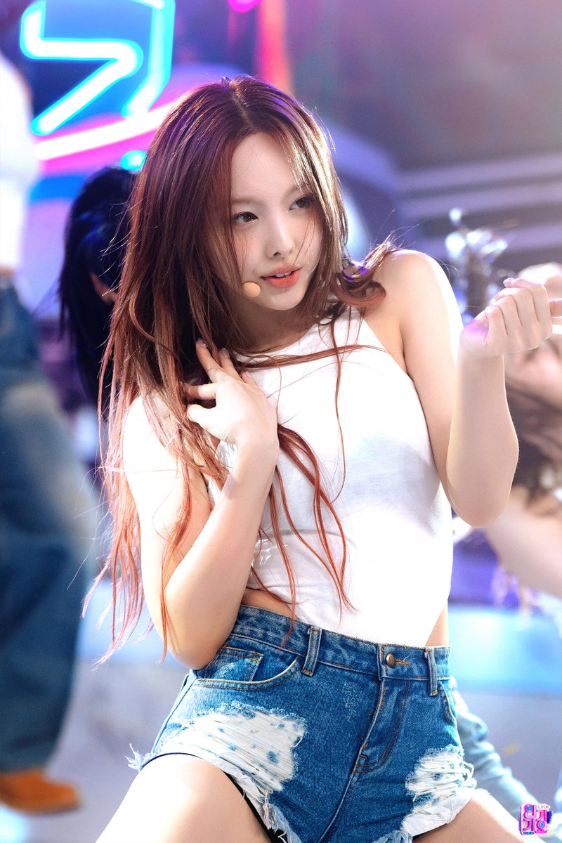 SBS 인기가요 (SBS Inkigayo) tweet media