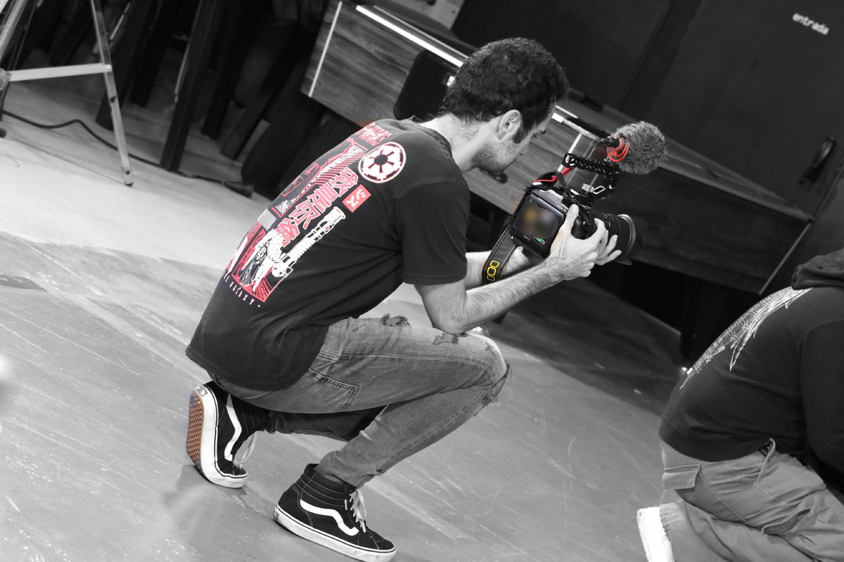 ¡Buenas!

Desde hace unas semanas ya no formo parte de <a href="/AYMEsports/">AYM</a> y estoy buscando de forma activa trabajo 💼

Estoy abierto a escuchar cualquier propuesta y/o proyecto, tanto Esports, audiovisual, videojuegos...📸

📩¡MD Para cualquier info o contacto!