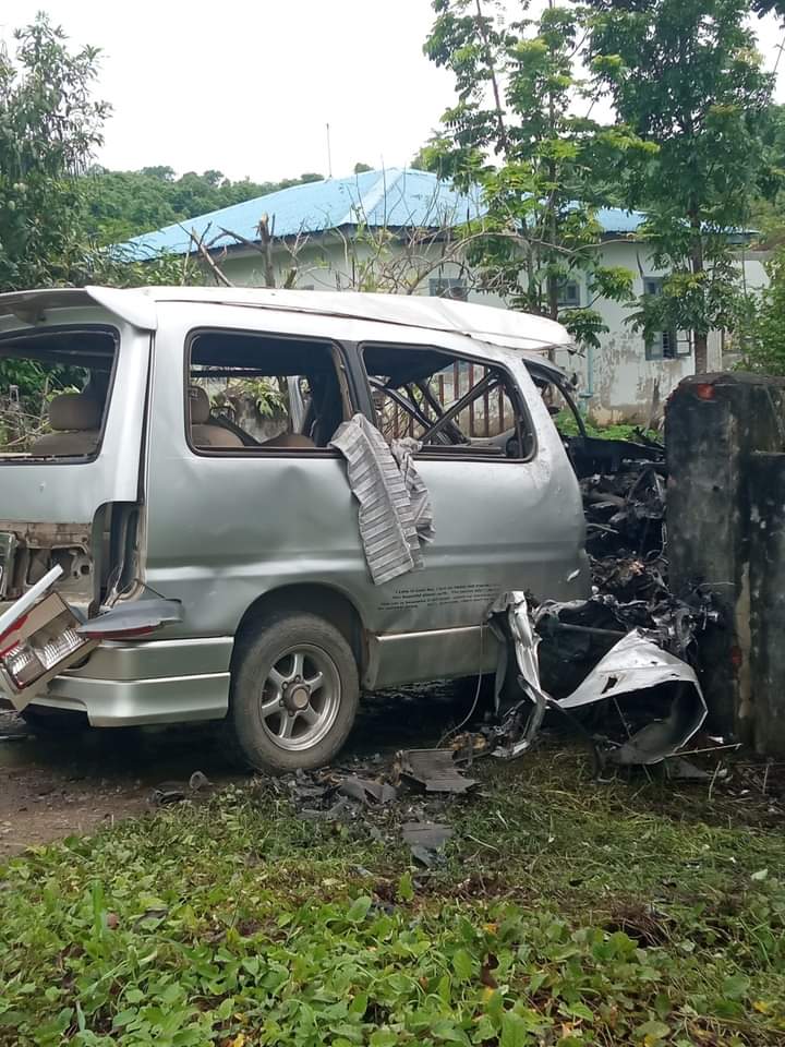 MaungKhinZaw4's tweet photo. According to locals, a Myanmar junta weapon exploded at Taungup University in Taungup, Arakan State, destroying the house and car of the head of training affairs. https://t.co/IgLlgPLKRV