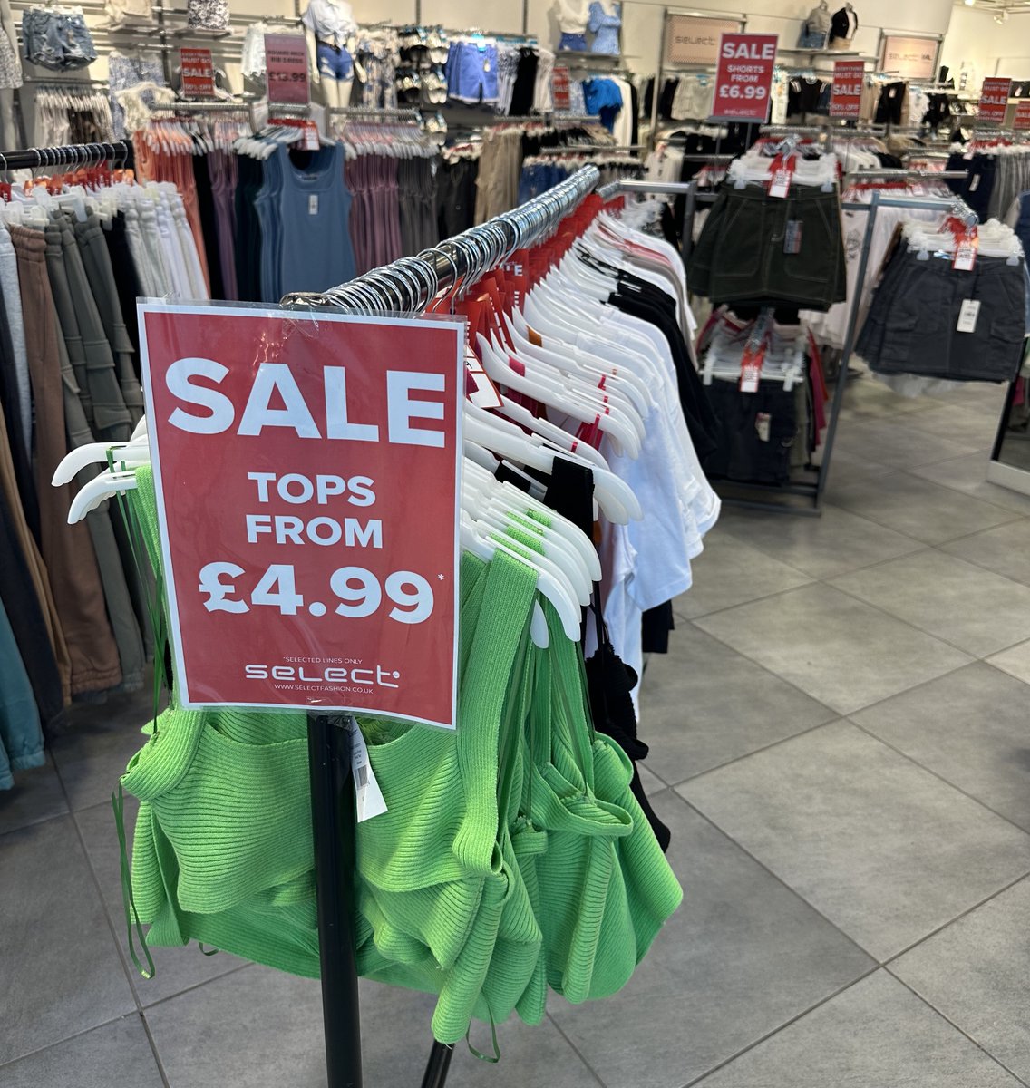 AlhambraCentre's tweet image. Don't miss @selectfashion's Massive Clearance Sale NOW ON!

With up to 50% off everything, your new Summer wardrobe awaits! ☀️

#SlayInSelect #SelectStyle #MustHave #StyleSecrets