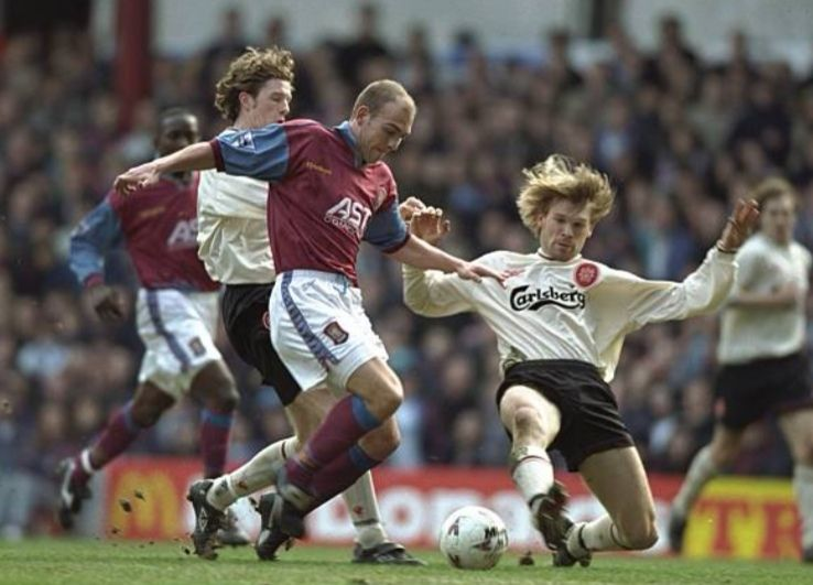 estoesanfield_'s tweet photo. [🔴🎂] HISTORIA #LIVERPOOL

🍾 Hoy cumple 52 años nuestro 🇸🇯 Bjørn Tore Kvarme

📊 Sus números en @LFC, donde permaneció 2 años:

🏟 54 partidos

Asiduo a los partidos de @LFCFoundation, es el representante de Martin Ødegaard.

Muchas felicidades

#OnceRedAlwaysRed
#YNWA https://t.co/Navp27enzz