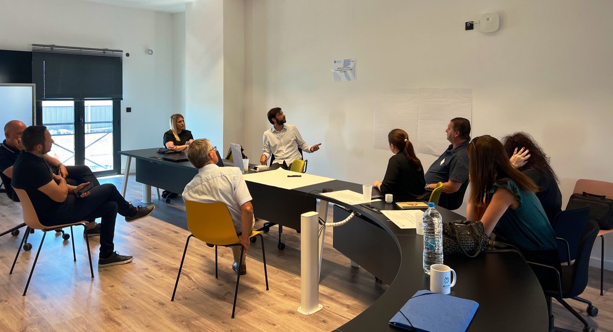 PatriciaPetreto's tweet photo. À @AVVIA_Corsica à @Cita_Bastia, le Club RH @FTravail_Corse aborde l’allongement de la vie professionnelle et ses impacts sur les RH.

22 entreprises et les experts 
-Frédéric-Marc Mortini @aract_corse et 
-Jean-Claude Colonna @edfcorse partagent pratiques, actions et innovation. https://t.co/WyNzeCUZpG