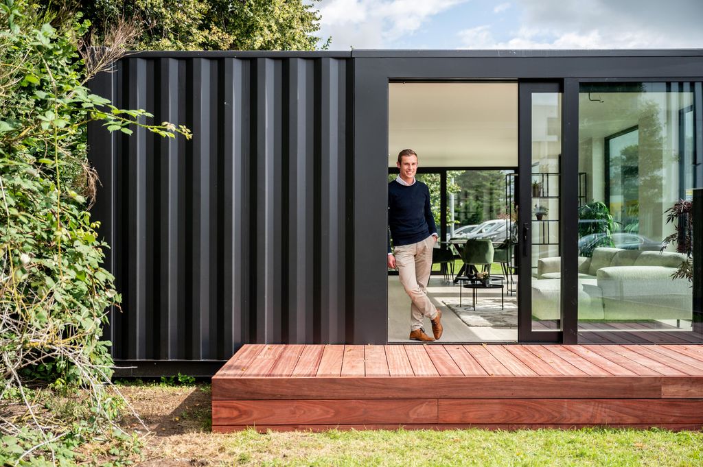 PMVnv (@pmvnv) on Twitter photo Addhome Group, opgericht in 2019 door Basiel van Cauwenberge en Gert-Jan Plaisier, realiseert bouwprojecten met modulaire containerunits. Het bedrijf wil Europees marktleider worden in die nichemarkt. Het zoekt daarvoor kapitaal.
Lees: wllw.co/Q9c7FLqDy1 Addhome Group, opgericht in 2019 door Basiel van Cauwenberge en Gert-Jan Plaisier, realiseert bouwprojecten met modulaire containerunits. Het bedrijf wil Europees marktleider worden in die nichemarkt. Het zoekt daarvoor kapitaal.
Lees: wllw.co/Q9c7FLqDy1