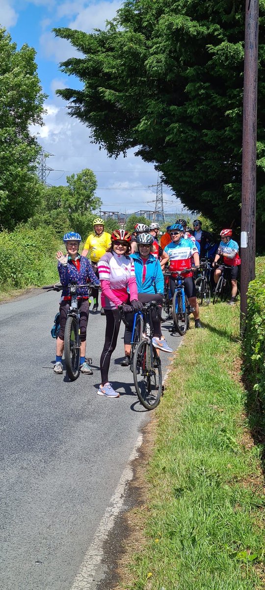 Whitehead_BS's tweet photo. A huge congratulations to Saturday's 54321 Cymru riders who aimed to raise at least ยฃ1500 for St Davids Hospice, whilst #RidingtoRemember Jon.
Each of the 50 riders, ranging in age from 12 to 72 , rode 40 miles - absolute superstars!!โญ โญ
@tinyrebelbrewco @SDFHC https://t.co/5fFNLvenS6