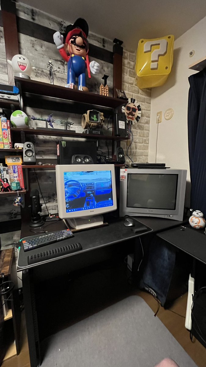 Jchamilt's tweet photo. @dark1x That’s literally my room right now. I’ll never stop using CRTs. https://t.co/PIaHJzpoe2
