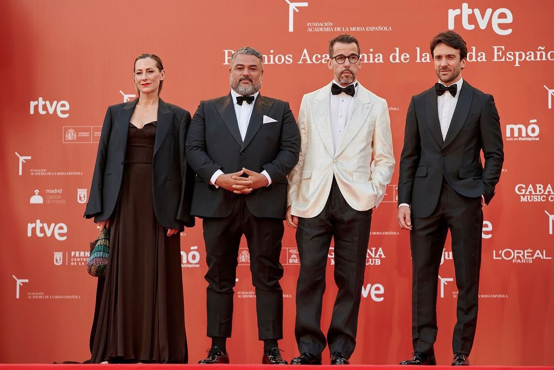 GranViaComunica's tweet image. . @jcnavarroSARAC 
@marceloconverti en los #PremiosAcademiaModaEspañola, con look de @PdH_es .

#MarceloConverti #actor #moda #modaespañola #photocall #premiosmodartve