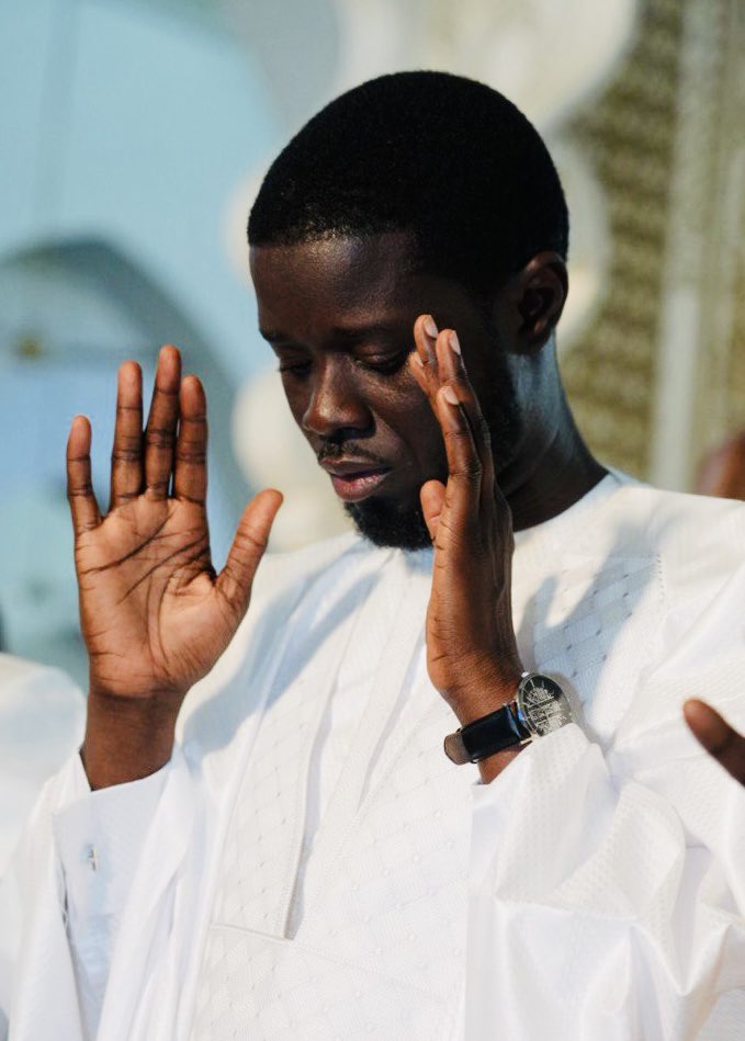 À l'occasion de cette fête bénie, je souhaite adresser mes salutations chaleureuses et mes prières sincères à l'ensemble de la communauté musulmane du Sénégal et du monde entier. Que cette journée soit pour chacun une source de joie, de paix et de renouvellement spirituel.
