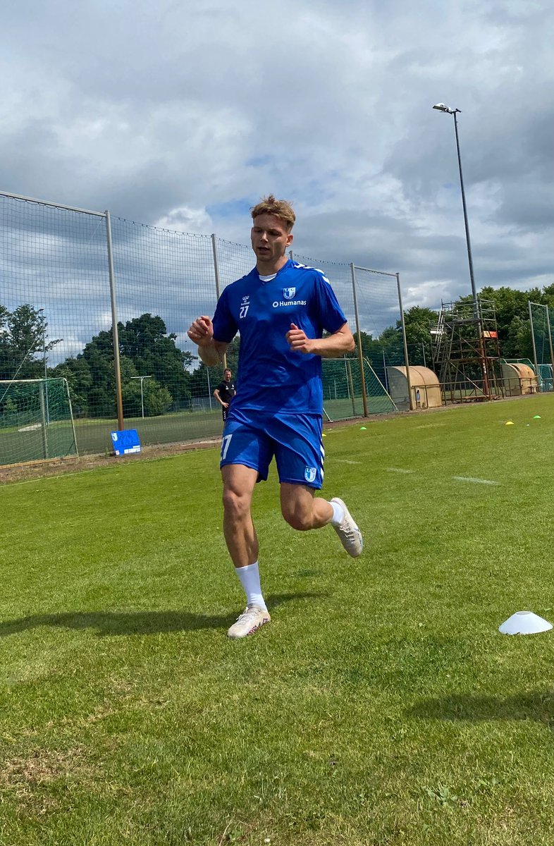 𝙻𝚎𝚗𝚊 ❦ tweet media