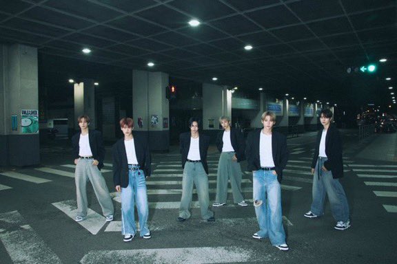 RIIZEChart's tweet image. .@RIIZE_Official becomes the first 5th generation group to debut in the TOP 20 of MelOn TOP100!