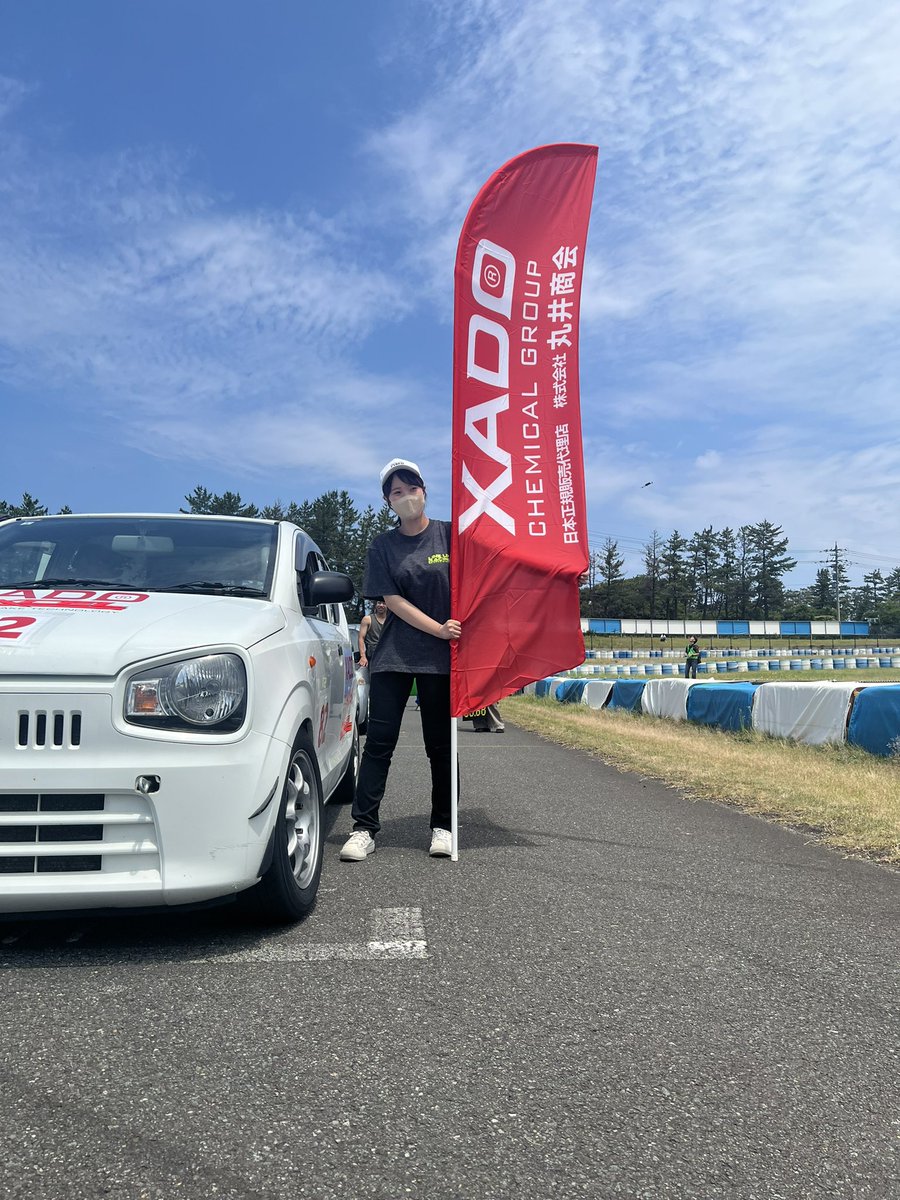 a___chaaan_'s tweet photo. 勝手にレースクイーン👯
図々しくセイル持たせて頂きました!
#xado_marui
#TAKASU.66 CHAMPIONSHIP
#36アルト #アルト #くる女日記 #アル中の輪を広げよう https://t.co/fP8BGYmDRG
