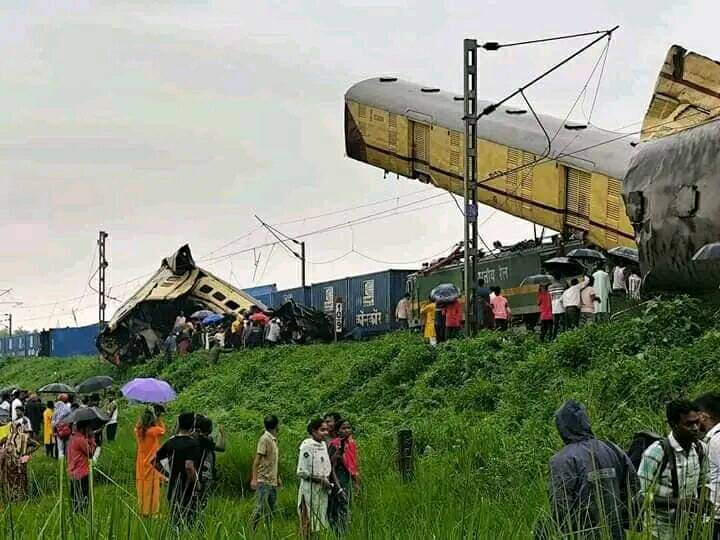 BappaGupta7's tweet photo. কাঞ্চনজঙ্ঘা এক্সপ্রেস ট্রেন দুর্ঘটনায় নিহতদের পরিবারকে জানাই গভীর সমবেদনা ও আহতদের দ্রুত সুস্থতা কামনা করি 🙏😭 https://t.co/9XeznRoMSX