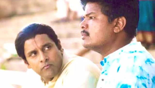 🧵#19YearsOfAnniyan 

We all know the success of #Anniyan, a mammoth box office hit that added a big feather to #Vikram's cap, continuing his streak of successes. However, Anniyan was not an easy project. #Shankar faced several obstacles and challenges before bringing this