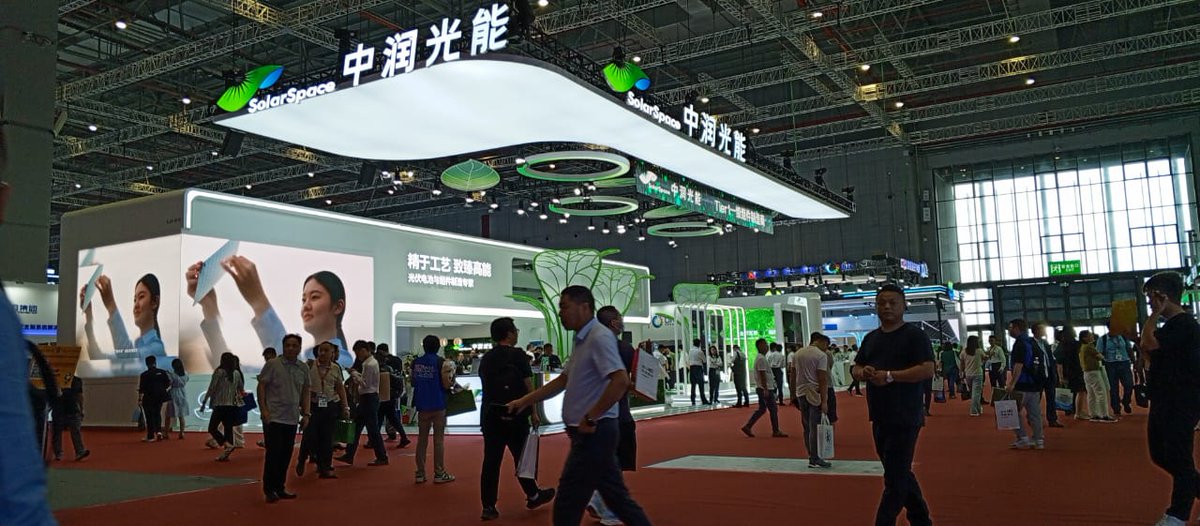 تغطية الشمس والضوء لليوم الثاني لمعرض SNEC  في شنغهاي - الصين

#Vision2023 #solar_energy #RenewableEnergy
#SNEC2024
#China
 #الطاقة_المتجددة #الطاقة_الشمسية
#المملكة_العربية_السعودية