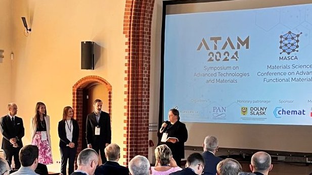 ChematChemicals's tweet photo. Gratulujemy Michał Biały 🎉 Zwycięzcy nagrody dla najlepszego posteru dla młodego naukowca, który mieliśmy okazję sponsorować podczas konferencji ATAM &amp; MASCA 2024! @PORT_Wroclaw 👏👏👏 #nagroda #konferencja #młodynaukowiec #ATAMMASCA2024 https://t.co/4Hv6NChlcf