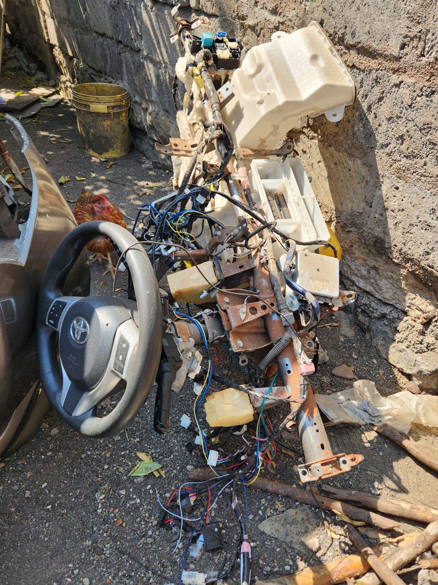 DCI_Kenya's tweet photo. POLICE RAID HOME IN KAMULU, RECOVER 5 STOLEN CARS

DCI detectives have recovered five suspected stolen motor vehicles at a homestead in Kamulu, in an early morning joint operation that also saw the arrest of the prime suspect, Salesio Njagi Kiura. https://t.co/2GRWosmCc5