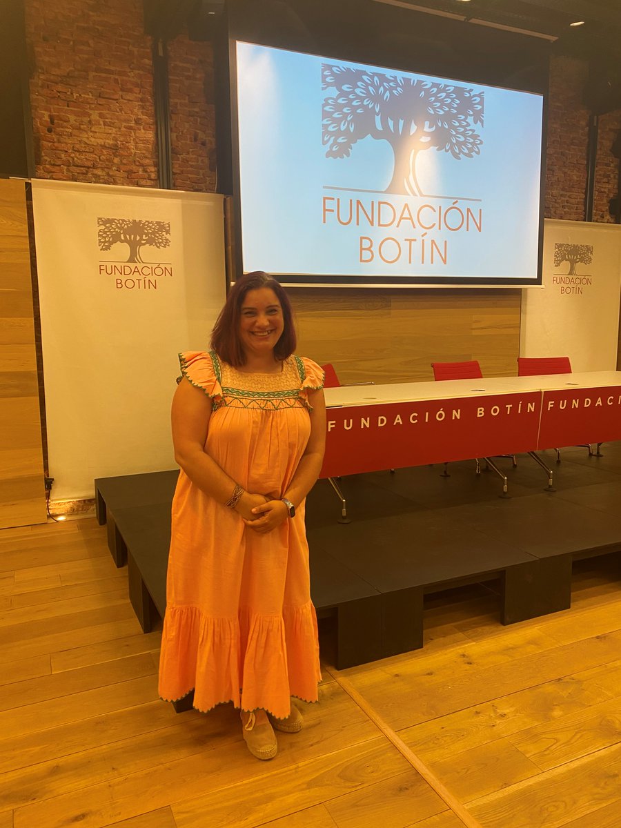 <a href="/MARAJOS05316405/">MARÍA JOSÉ MARTÍNEZ FERNÁNDEZ</a> , ganadora del sorteo del
<a href="/foroMindtheGap_/">FORO MIND THE GAP</a> nos acompañó durante la clausura del <a href="/MINDS_Master_/">MINDS_Master</a> en la <a href="/fundacionbotin/">Fundación Botín</a> de Madrid👏Gracias por tu asistencia a este acto